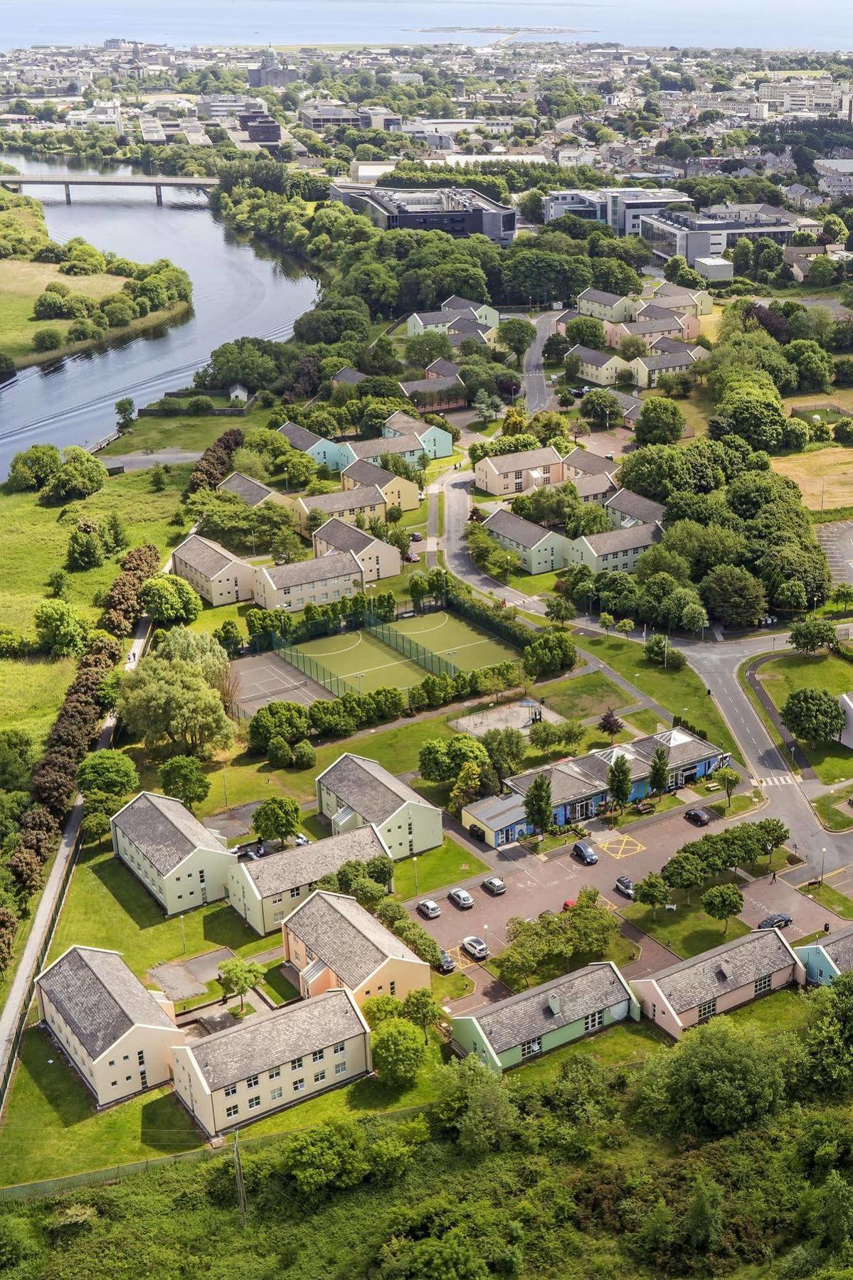 Corrib Village Apartments University Of Galway Bagian luar foto